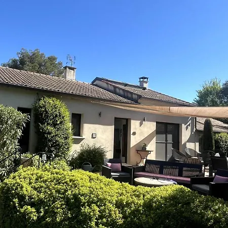 Maison Avec Piscine A Pied Villa Uzes